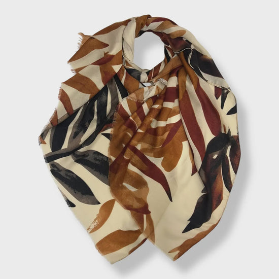 Big Amazon Leaves Scarf Beige - Precious Sparkle