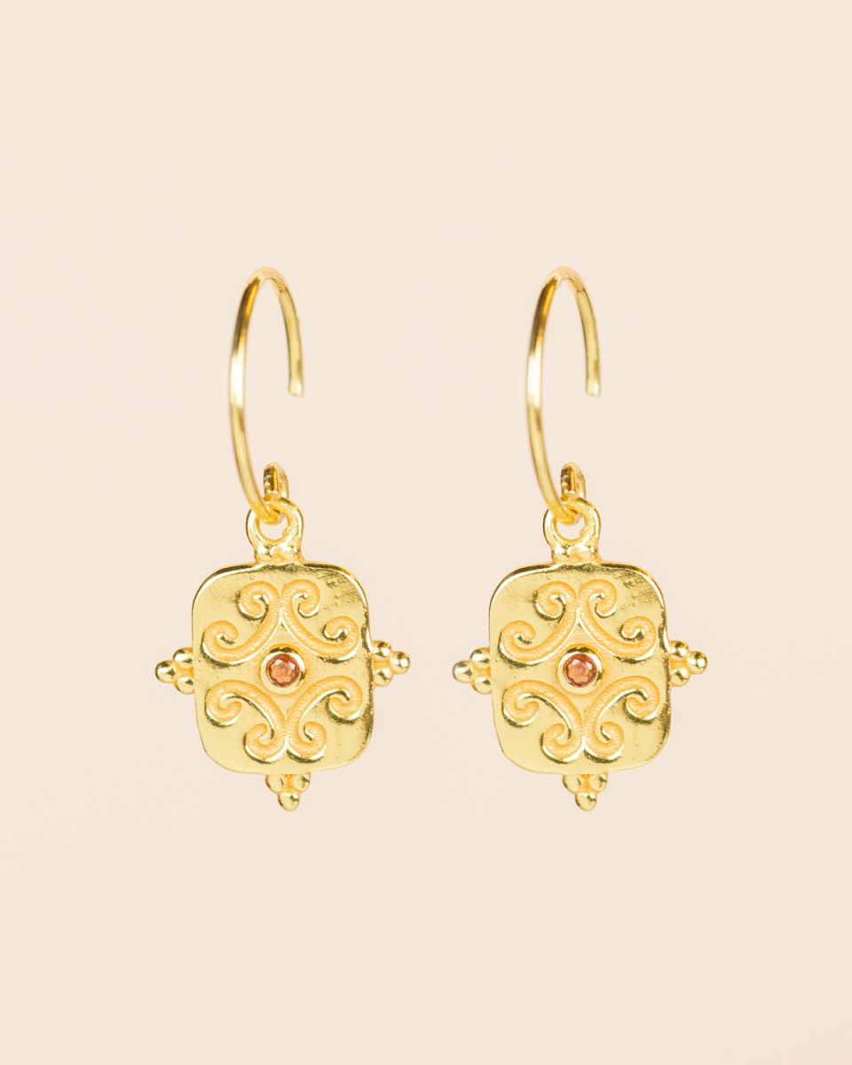 muja juma Naïma Garnet Earrings - Precious Sparkle