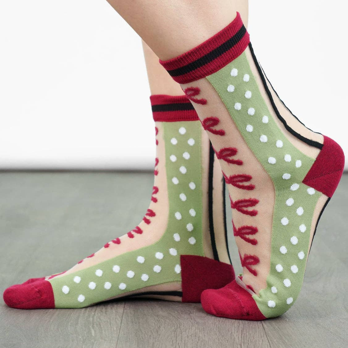 Women's Sheer Ankle Socks Green/Red Stripe & Bow
