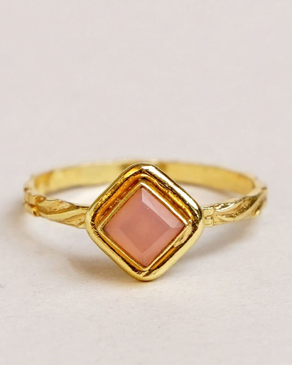 muja juma Bezel Framed Pink Opal Ring - Precious Sparkle
