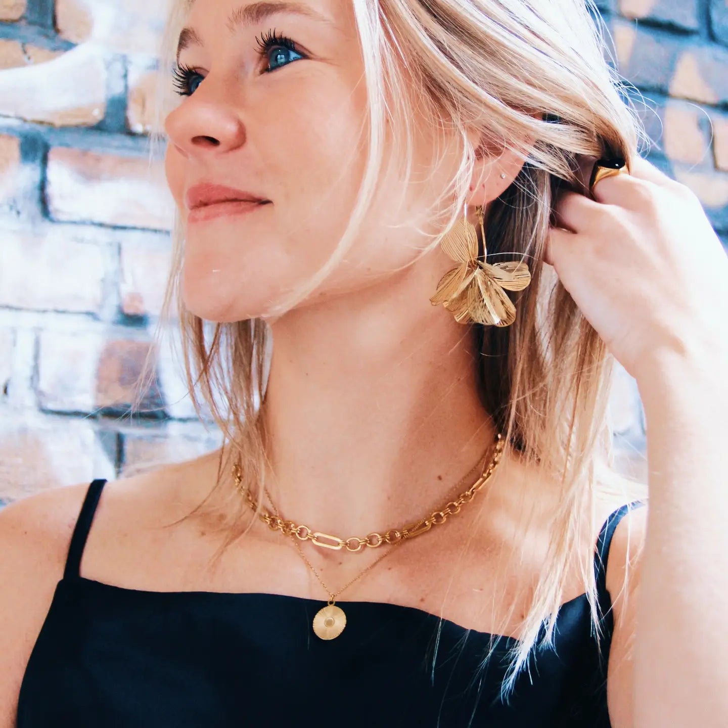 Bazou Short Chain Choker Necklace
