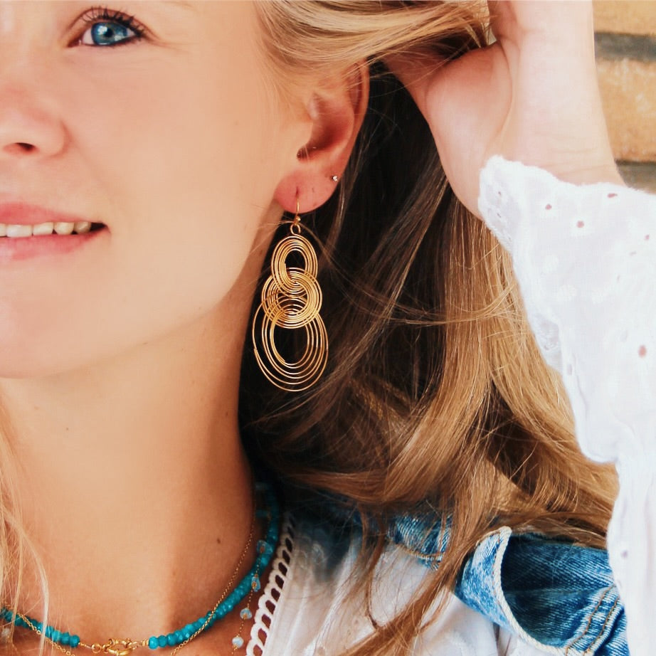 Bazou Twisted Interlocking Rings Earrings