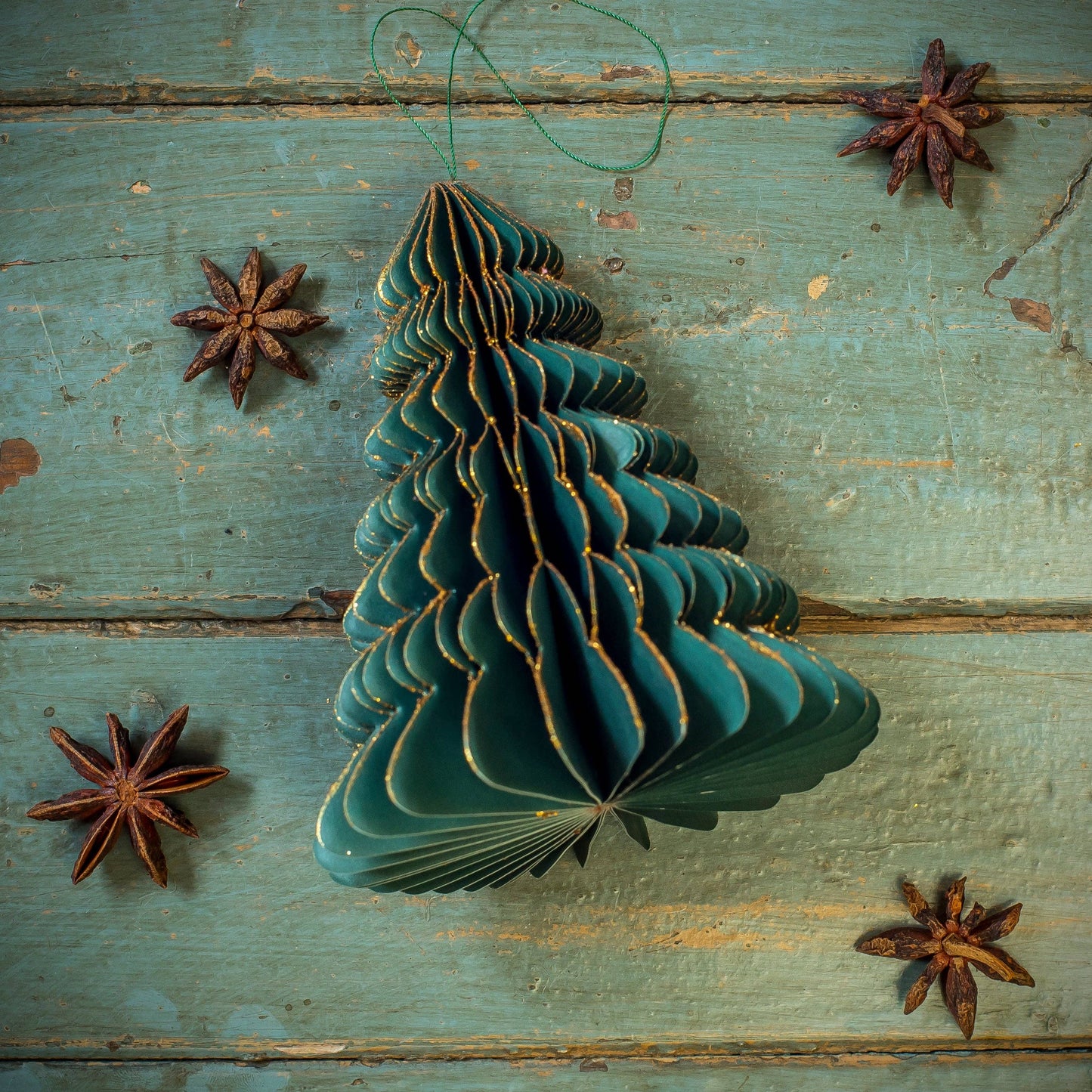 Green Paper Honeycomb Trees: 16 cm