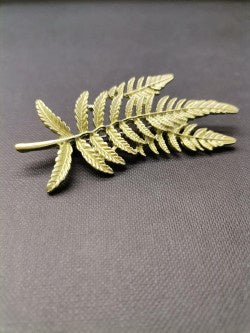 Leafy Fern Brooch Raw Bronze