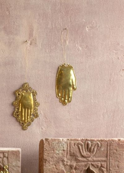 De Weldaad Homewares Hand with  Lace Gold Metal Ornament