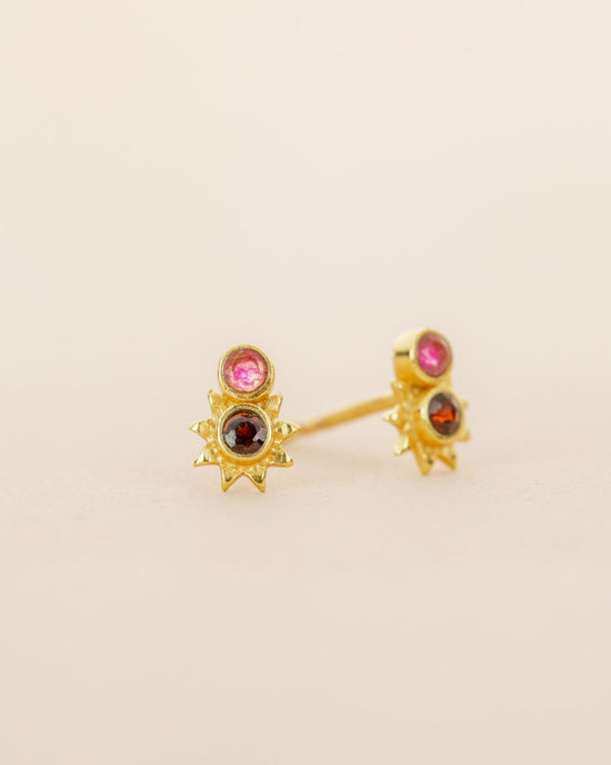 muja juma Pyxis Gold Studs 2mm Ruby - Precious Sparkle