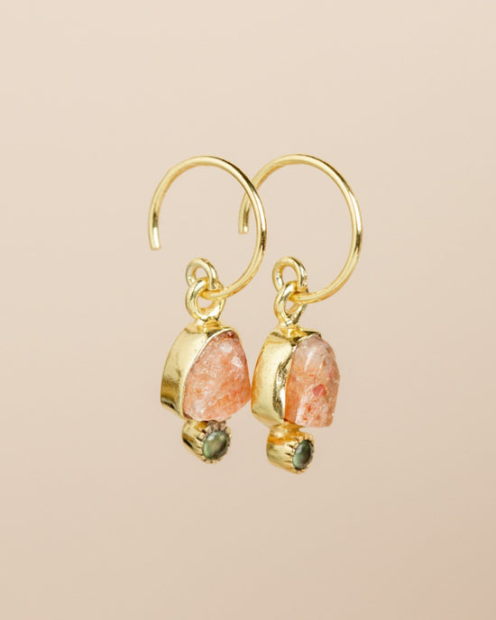 muja juma Mazarine Gold Earrings Peach Moonstone - Precious Sparkle