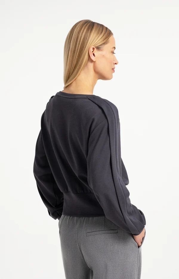 Yaya Lightweight Sweater Waistband & Folded Detail