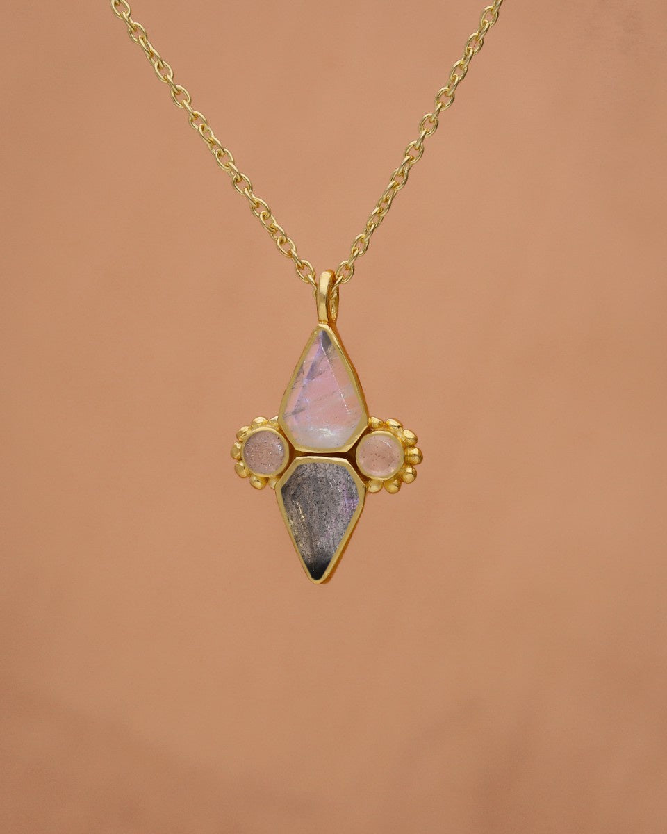 muja juma Necklace Cattleya Two 4x6mm White Moonstone
