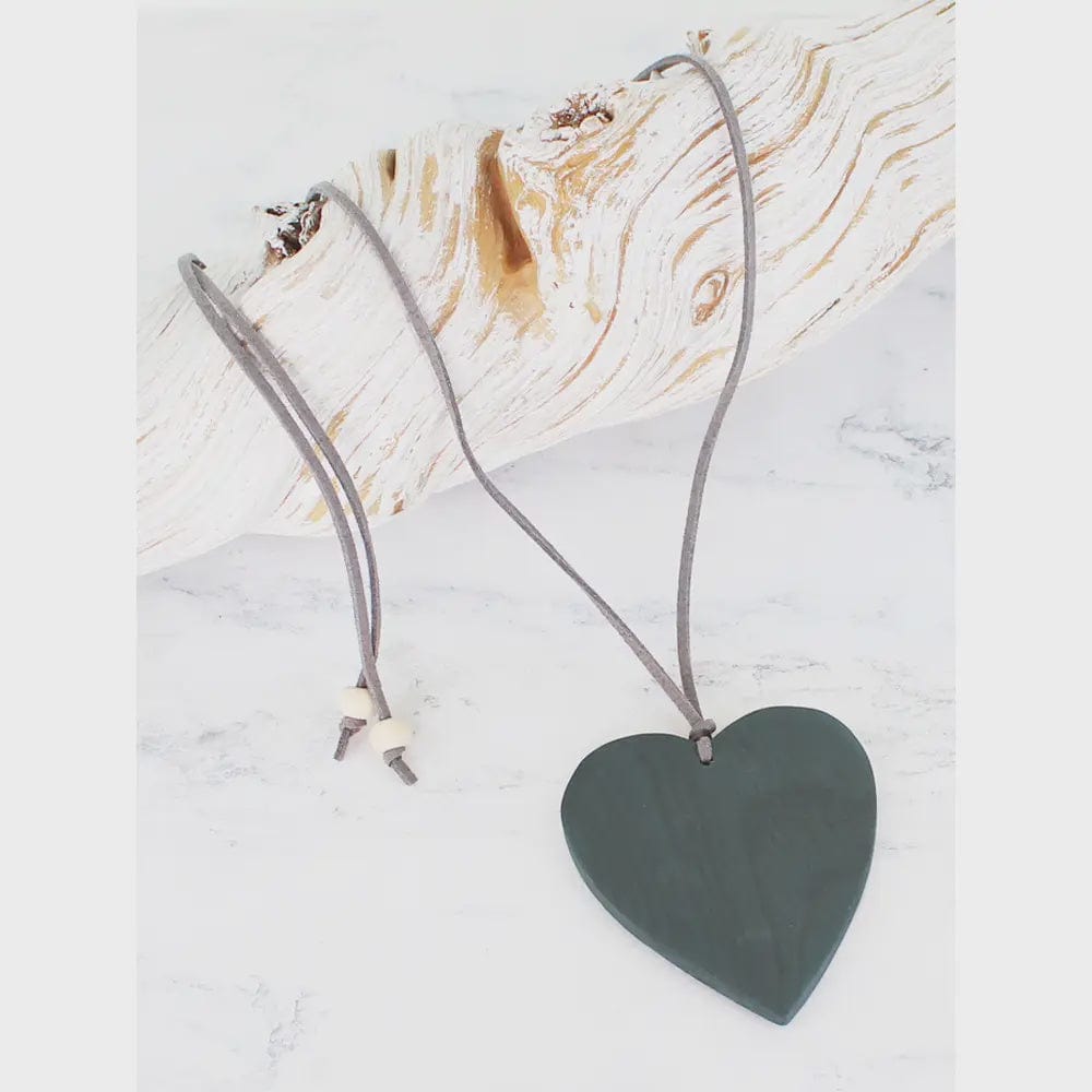 Suzie Blue Jewellery Suzie Blue Simple Heart Necklace Black