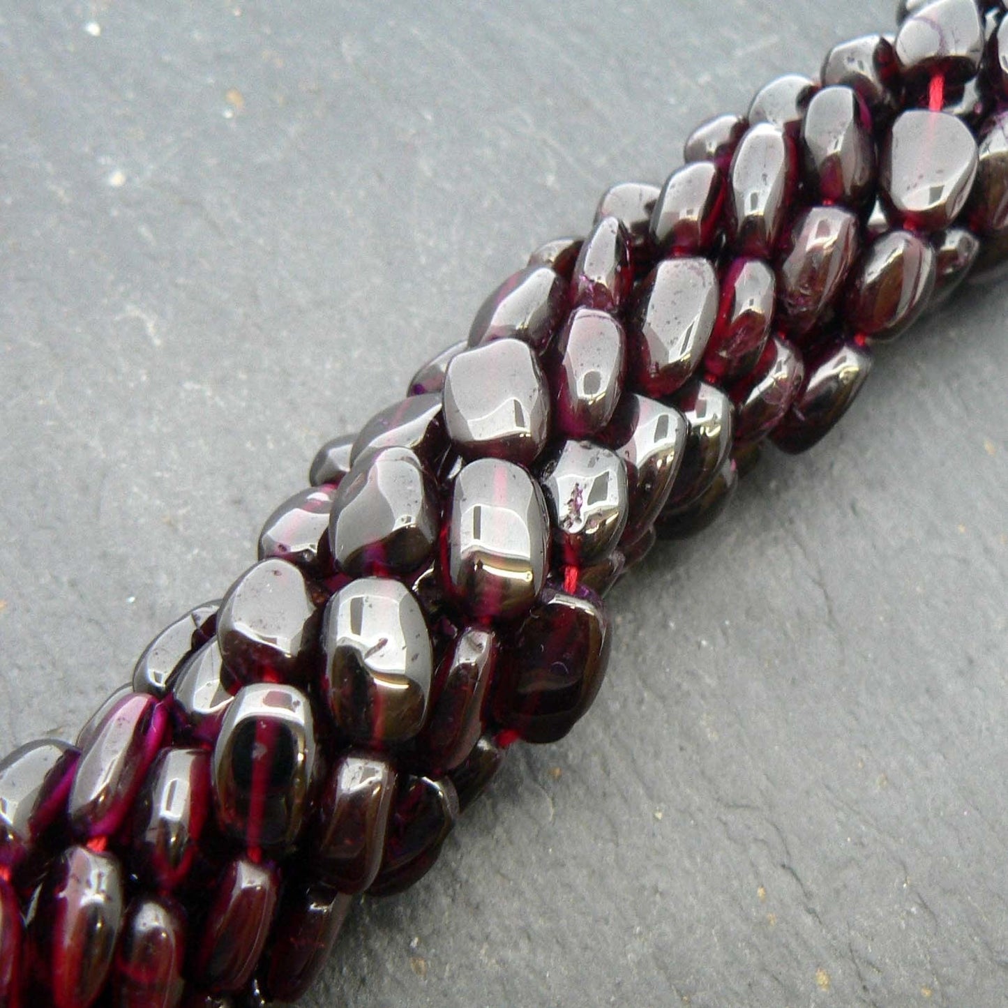 Precious Sparkle Garnet Plain Ovals 15
